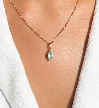 Dije de Oro 18k Eternity Ópalo Andino