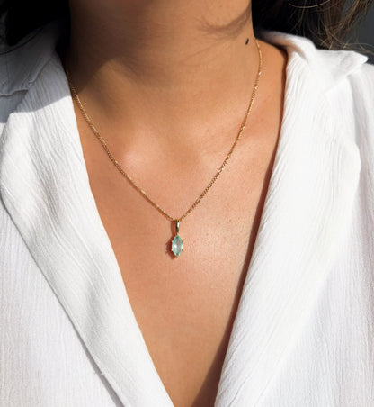 Dije de Oro 18k Eternity Ópalo Andino