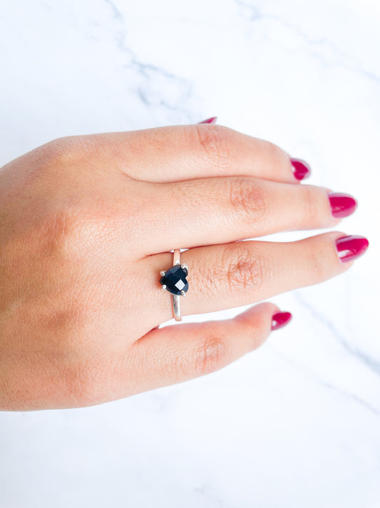 Anillo little love ónix negro