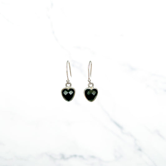 Aretes Corazón Facetado Ónix Negro